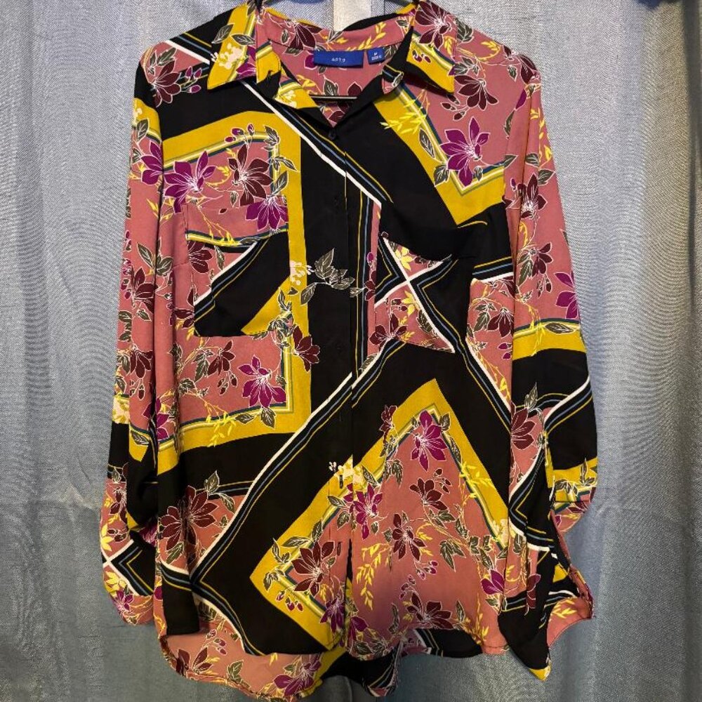 Apt 9 Women's Blouse (Size Medium)